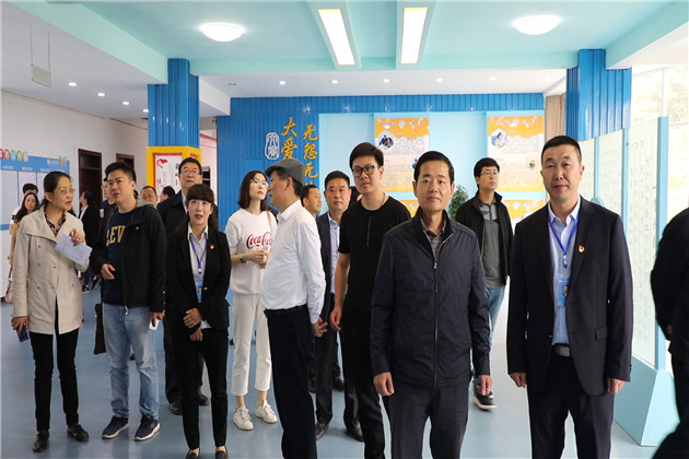 4观摩遵义市特殊教育学校.jpg 4观摩遵义市特殊教育学校.jpg